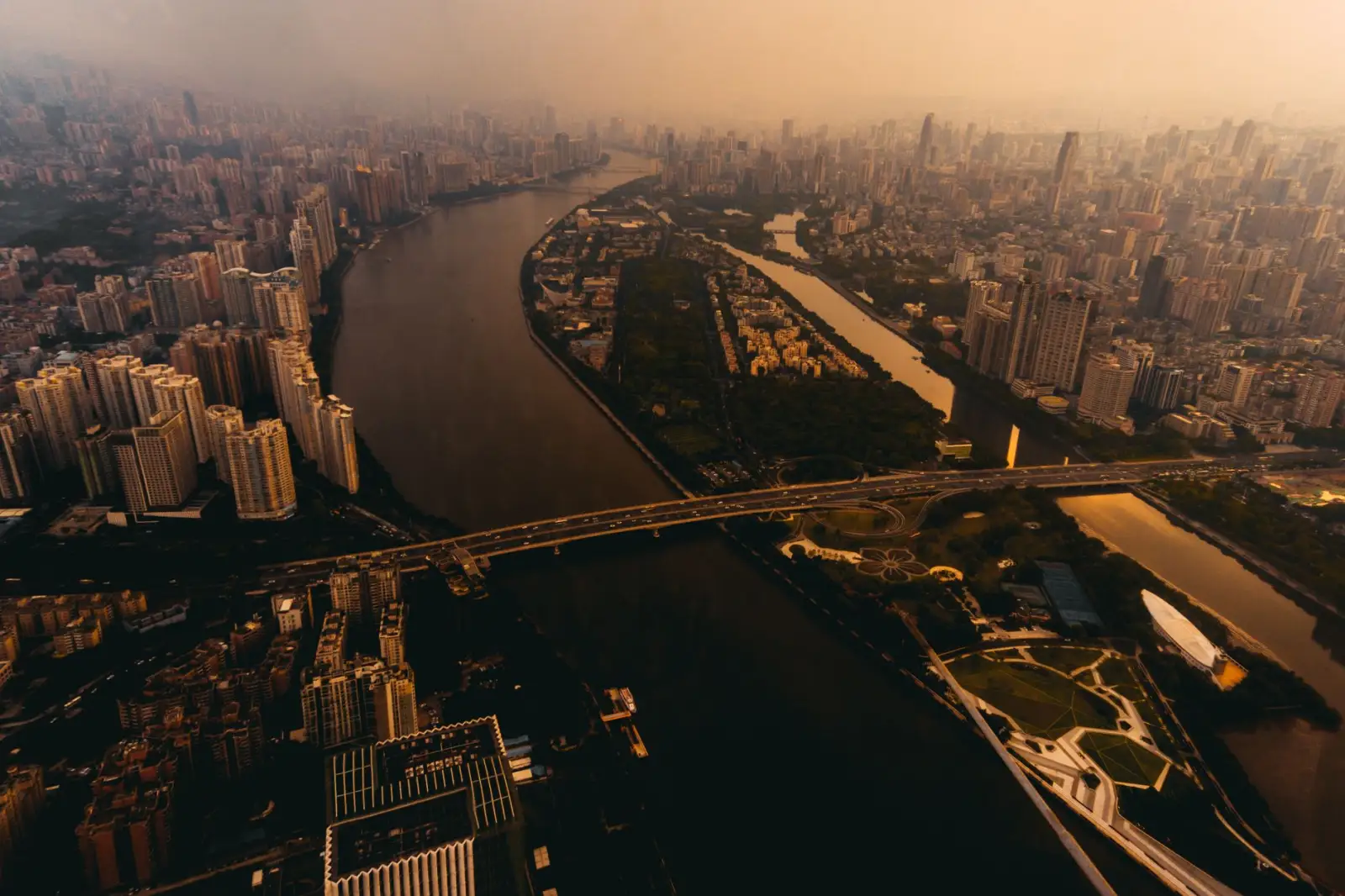 BIM管线综合碰撞检查技术在复杂地下室项目中的应用实践